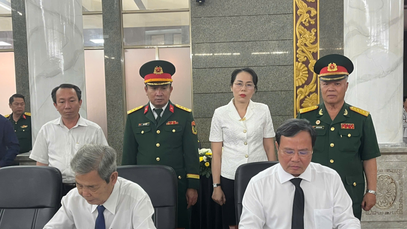 L&atilde;nh đạo tỉnh T&acirc;y Ninh viếng lễ tang Đại tướng, Anh h&ugrave;ng Lực lượng vũ trang Nh&acirc;n d&acirc;n L&ecirc; Văn Dũng