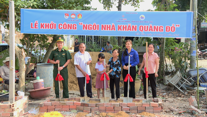 Bến Cầu: Khởi c&ocirc;ng &ldquo;Ng&ocirc;i nh&agrave; Khăn qu&agrave;ng đỏ&rdquo; cho học sinh c&oacute; ho&agrave;n cảnh kh&oacute; khăn