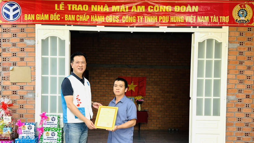 C&ocirc;ng đo&agrave;n cơ sở C&ocirc;ng ty TNHH Pou Hung b&agrave;n giao 'M&aacute;i ấm c&ocirc;ng đo&agrave;n' tại phường Long Hoa