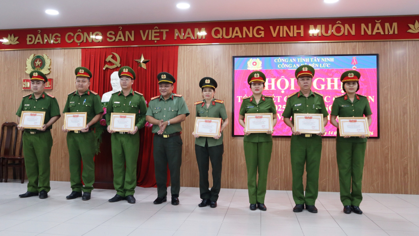 X&atilde; Bến Lức: Tổng kết c&ocirc;ng t&aacute;c C&ocirc;ng an năm 2025