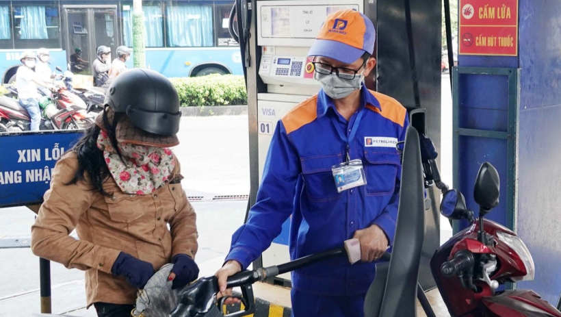 Gi&aacute; xăng dầu đồng loạt tăng