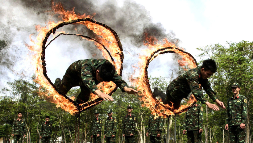 R&egrave;n luyện bản lĩnh th&eacute;p tr&ecirc;n thao trường nắng lửa