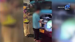 T&acirc;y Ninh: Bắt giữ xe &ocirc; t&ocirc; vận chuyển 200 c&acirc;y thuốc l&aacute; lậu