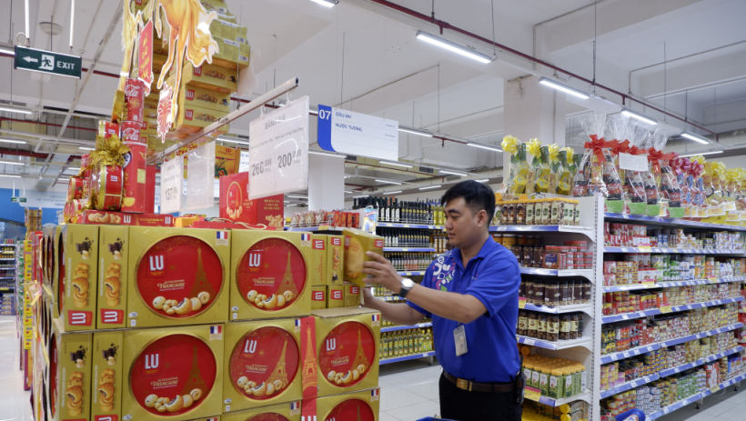 Market stabilization to build public confidence ahead of Tet shopping