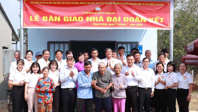 Thạnh B&igrave;nh - Quyết t&acirc;m x&oacute;a nh&agrave; tạm, nh&agrave; dột n&aacute;t