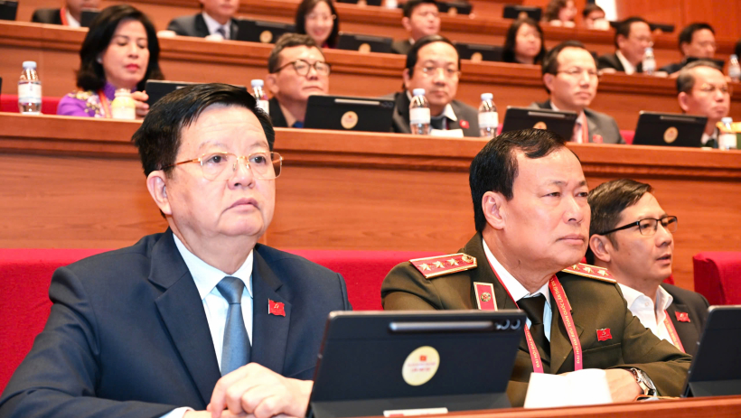 Đo&agrave;n đại biểu tỉnh T&acirc;y Ninh tham gia thảo luận tại hội trường về văn kiện Đại hội XIV