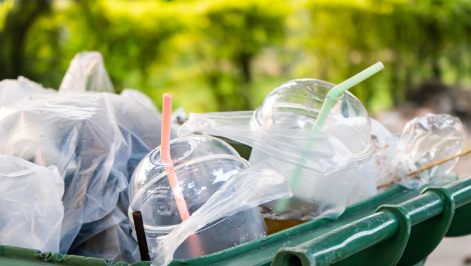 Si&ecirc;u thị, khu du lịch cần 'n&oacute;i kh&ocirc;ng' với sản phẩm nhựa d&ugrave;ng một lần