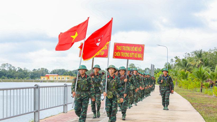Xu&acirc;n tr&ecirc;n thao trường