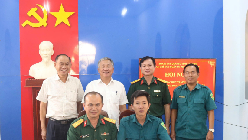 Phường G&ograve; Dầu b&agrave;n giao nhiệm vụ Chỉ huy trưởng Ban Chỉ huy Qu&acirc;n sự phường