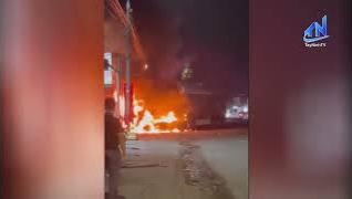 Xe container ch&aacute;y dữ dội sau va chạm tại ng&atilde; ba Ph&uacute; Sơn