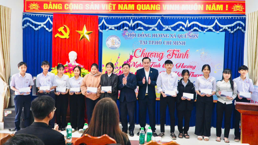 Nghĩa t&igrave;nh qu&ecirc; hương: Xu&acirc;n ấm &aacute;p - Tết y&ecirc;u thương