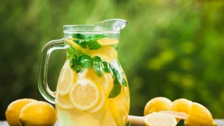 Thực hư việc nước chanh gi&uacute;p hỗ trợ giảm nguy cơ sỏi thận?