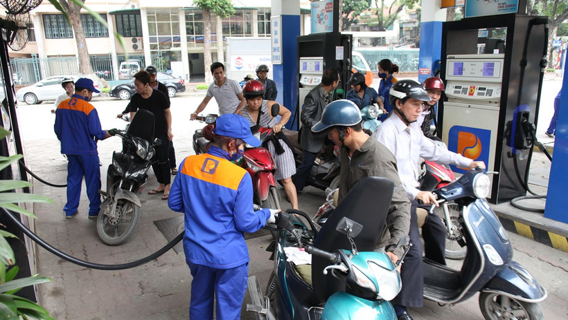 Phương tiện c&oacute; ph&ugrave; hợp khi chuyển đổi xăng sinh học E10, gi&aacute; b&aacute;n ra sao?