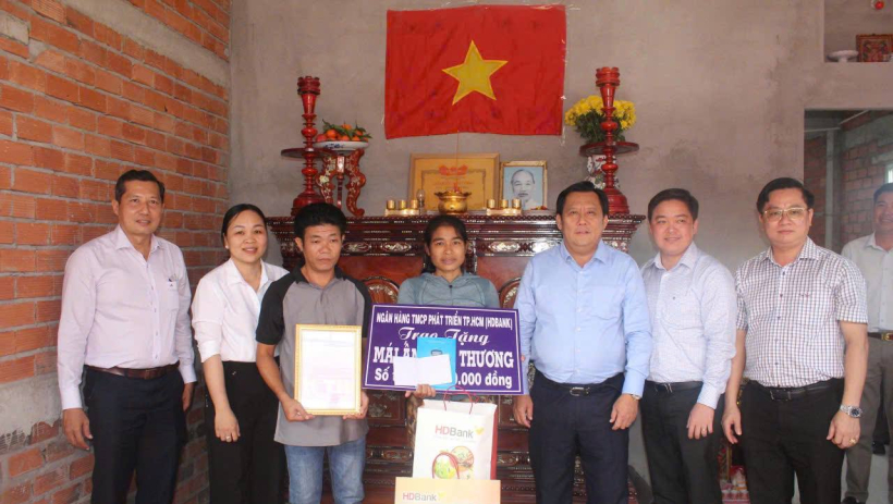 Xu&acirc;n về tr&ecirc;n những miền qu&ecirc;