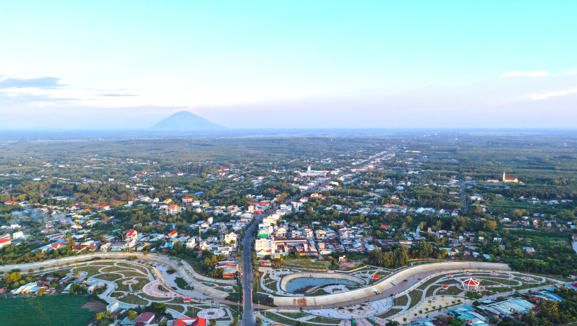 X&atilde; T&acirc;n Bi&ecirc;n: Đa dạng c&aacute;c hoạt động tại C&ocirc;ng vi&ecirc;n bờ k&egrave; suối Cần Đăng 