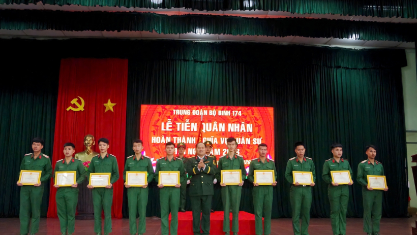 Trung đo&agrave;n Bộ binh 174: Tiễn qu&acirc;n nh&acirc;n ho&agrave;n th&agrave;nh nghĩa vụ qu&acirc;n sự