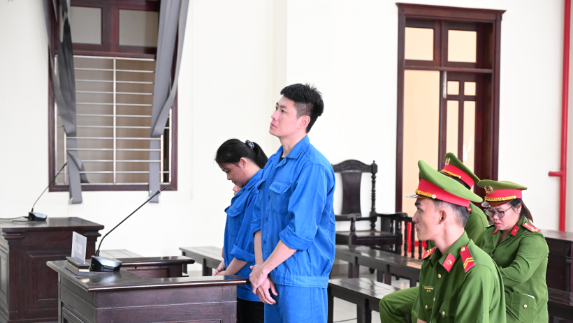 Đ&ocirc;i t&igrave;nh nh&acirc;n b&aacute;n ma t&uacute;y l&atilde;nh 40 năm t&ugrave;