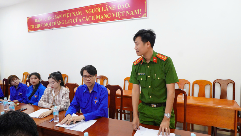 Đo&agrave;n Thanh ni&ecirc;n x&atilde; T&acirc;n Bi&ecirc;n g&oacute;p sức v&agrave;o c&ocirc;ng t&aacute;c tuyển qu&acirc;n