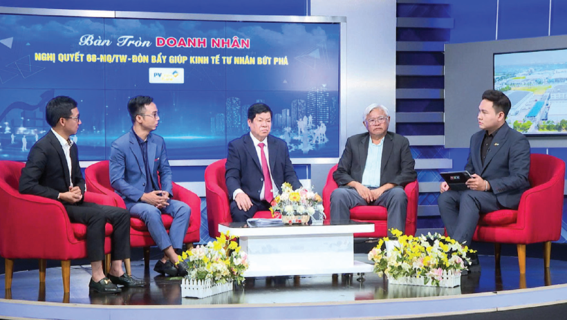 C&ocirc;ng - Tư đồng kiến quốc 