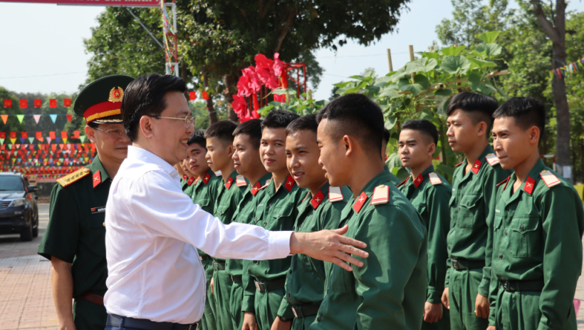 L&atilde;nh đạo tỉnh thăm, ch&uacute;c tết c&aacute;c đơn vị lực lượng vũ trang khu vực bi&ecirc;n giới