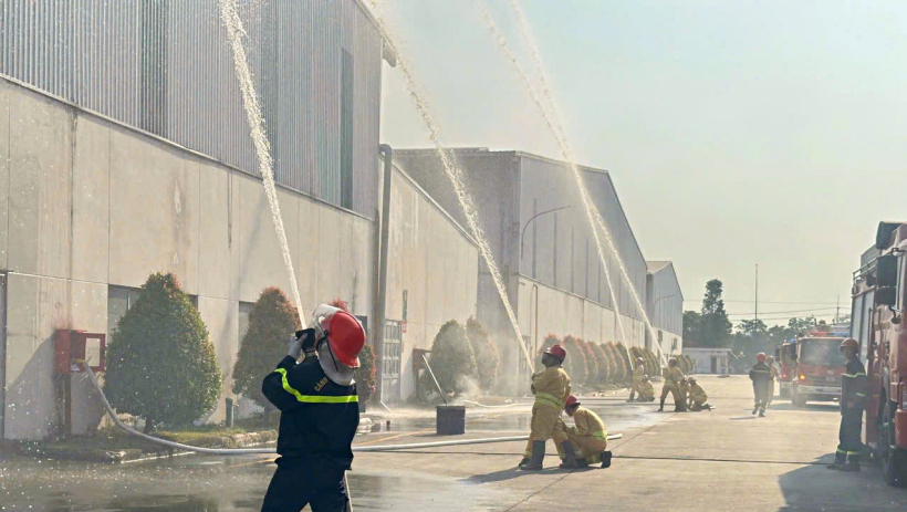 Huấn luyện nghiệp vụ v&agrave; thực tập phương &aacute;n chữa ch&aacute;y tại C&ocirc;ng ty TNHH cao su v&agrave; nhựa WANTAI (Việt Nam)