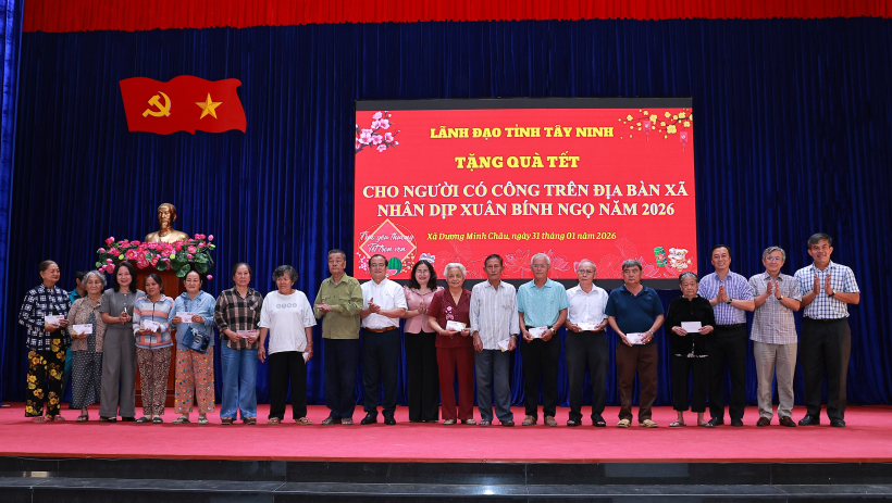 L&atilde;nh đạo tỉnh T&acirc;y Ninh thăm, ch&uacute;c tết tại x&atilde; Dương Minh Ch&acirc;u