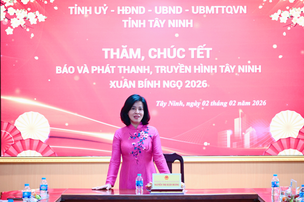 Ủy viên Ban Thường vụ Tỉnh uỷ, Trưởng Ban Tuyên giáo và Dân vận Tỉnh uỷ Tây Ninh Nguyễn Thị Xuân Hương đến thăm, chúc Tết Báo và phát thanh, truyền hình Tây Ninh