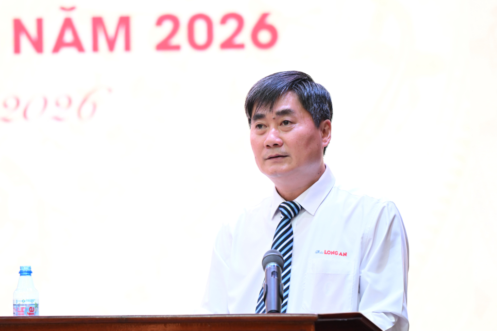 Phó Bí thư Đảng ủy, Phó Tổng biên tập Báo và PTTH Tây Ninh Châu Hồng Khá thông tin kết quả công tác xây dựng Đảng của đơn vị