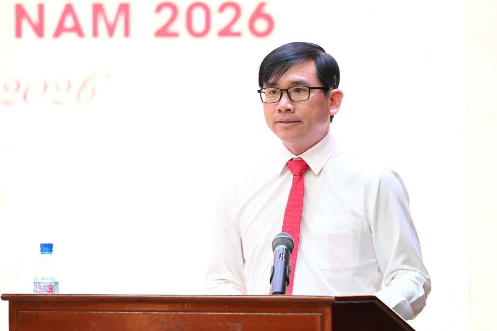 Bí thư Đảng ủy, Tổng biên tập Báo và PTTH Tây Ninh Lê Hồng Phước phát biểu tại hội nghị