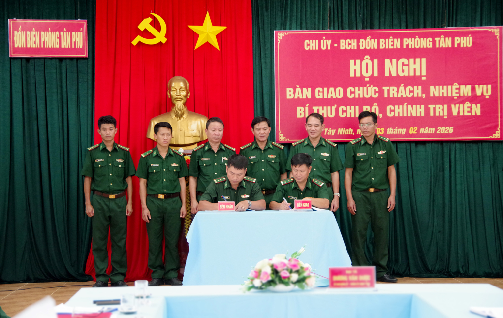 a2,cac,dong,chi,ban,giao,thuc,hien,noi,dung,ky,bien,ban,giao,nhan,22203303.jpg