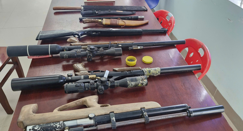 Người dân tuyệt đối không tham gia sản xuất, mua bán, tàng trữ trái phép vũ khí, vật liệu nổ và pháo