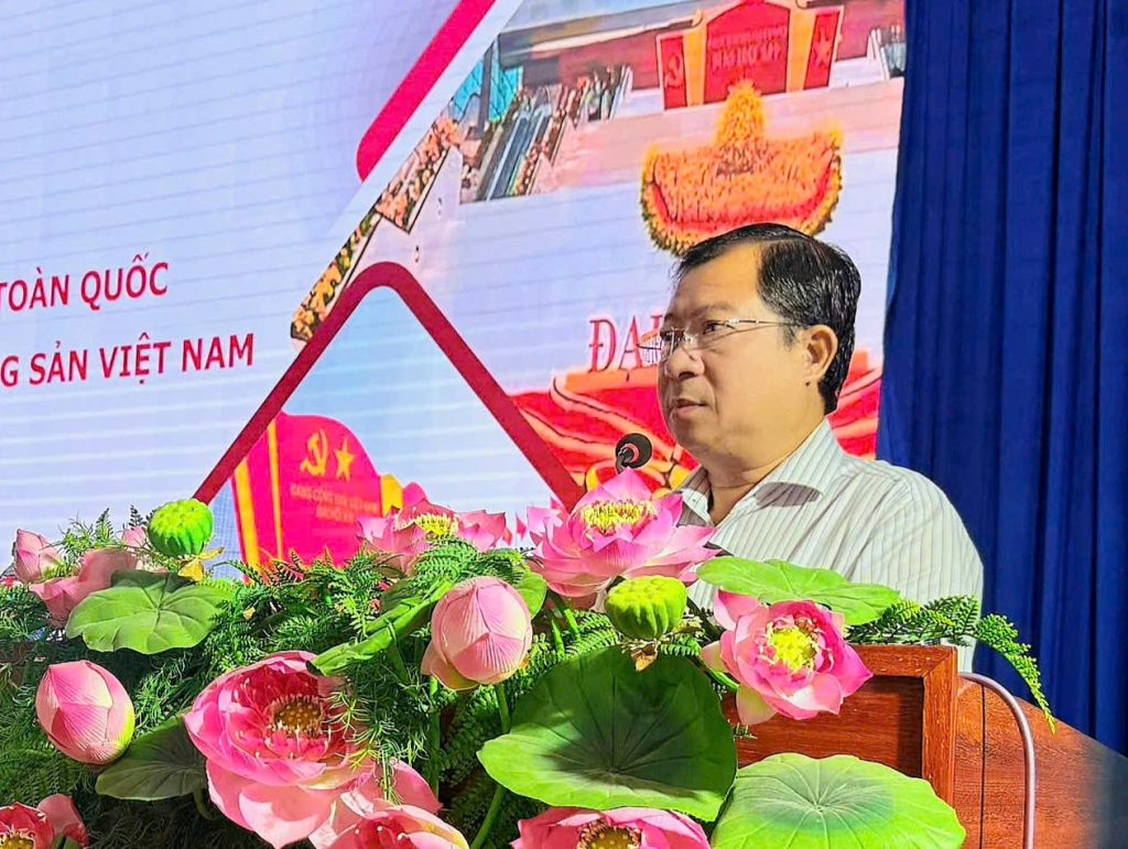 Nhà giáo ưu tú, Tiến sĩ Phạm Ngọc Hải – Tỉnh ủy viên, Bí thư Đảng ủy, Hiệu trưởng Trường Chính trị tỉnh thông tin nhanh kết quả Đại hội Đại biểu toàn quốc lần thứ XIV của Đảng