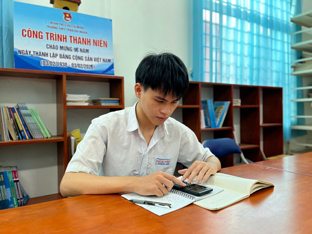 Nhật Huy luôn học tập với tinh thần nghiêm túc