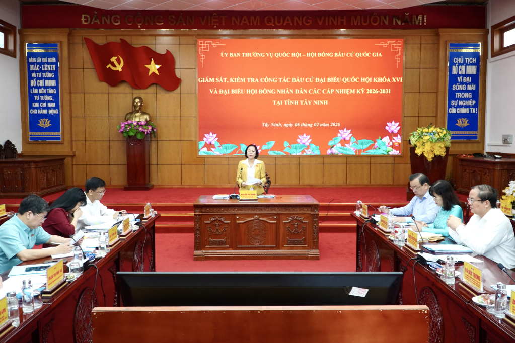 Phó Chủ tịch Quốc hội Nguyễn Thị Thanh kiểm tra công tác bầu cử tại Tây Ninh