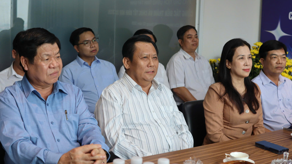 Phó Chủ tịch UBND tỉnh Huỳnh Văn Sơn thăm, chúc Tết doanh nghiệp