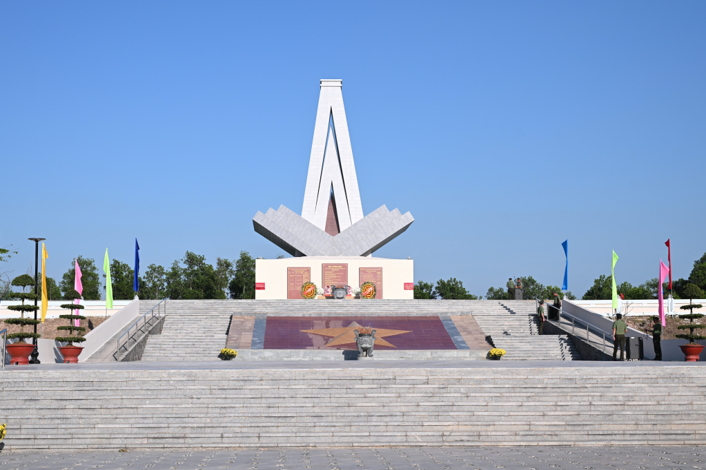 Khu di tích lịch sử văn hóa Bàu Rong