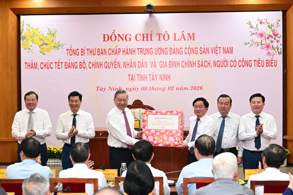 Tổng Bí thư Tô Lâm tặng quà Tết cho Đảng bộ, chính quyền tỉnh Tây Ninh