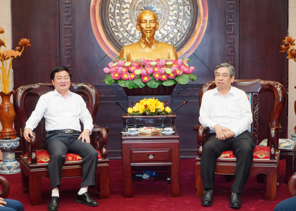 Uỷ viên Trung ương Đảng, Phó Bí thư Thành uỷ, Chủ tịch Uỷ ban MTTQ Việt Nam Thành phố Hồ Chí Minh Nguyễn Phước Lộc chúc mừng những thành tựu mà Tây Ninh đạt được trong giai đoạn qua