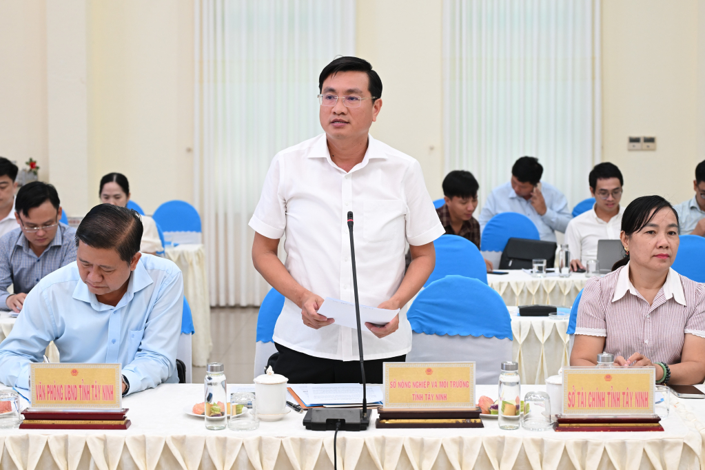 Giám đốc Sở Nông nghiệp và Môi trường Võ Minh Thành thông tin công tác bồi thường giải phóng mặt bằng trên địa bàn tỉnh