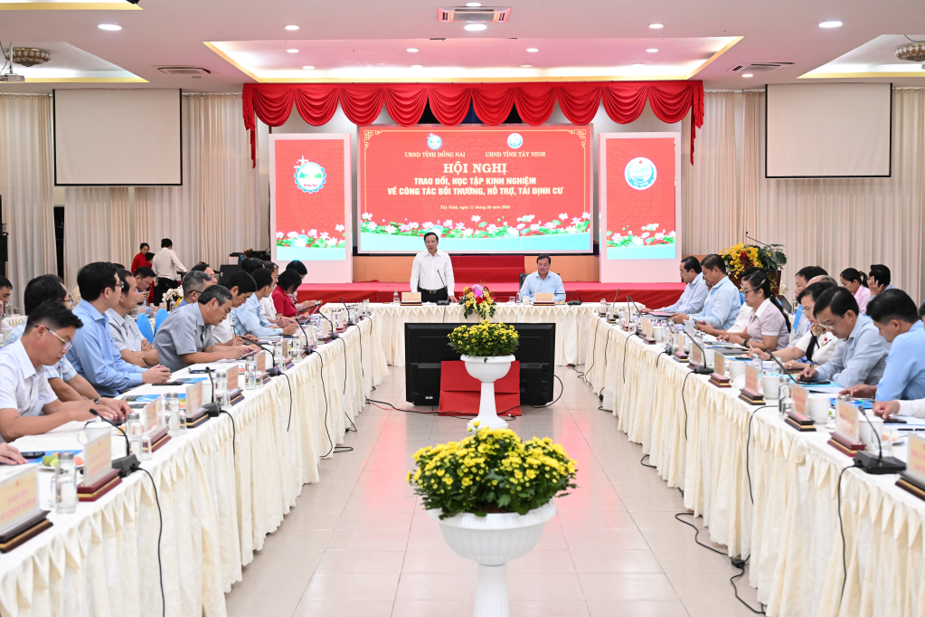 Các đại biểu dự hội nghị trao đổi kinh nghiệm