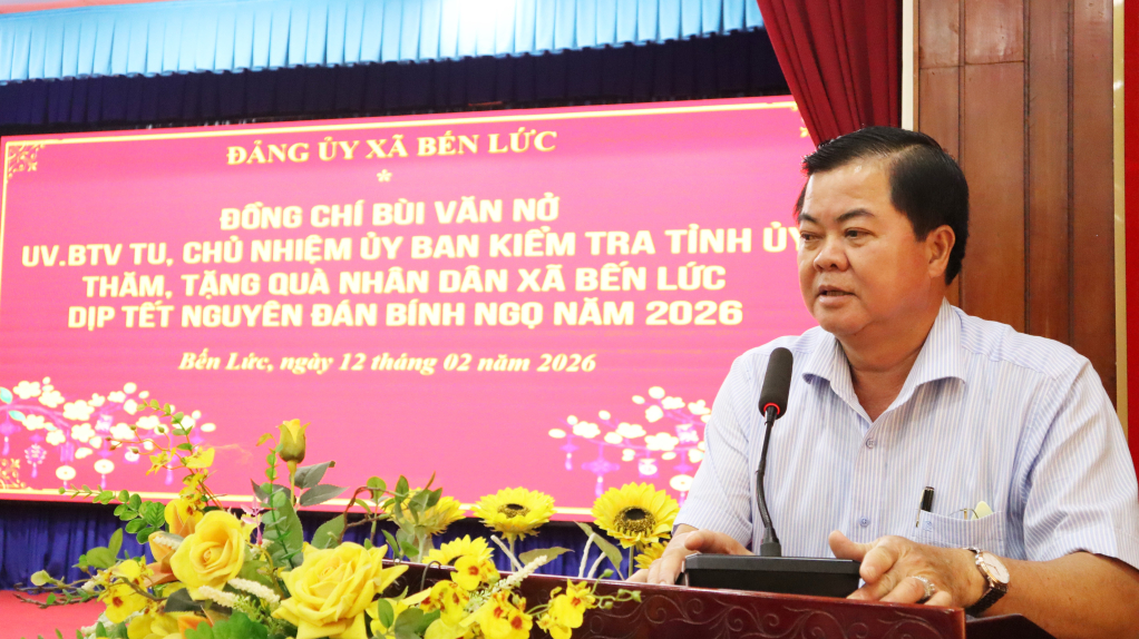 ngay,12,2,2026,dong,chi,bui,van,no,uy,vien,btv,tinh,uy,chu,nhiem,ubkt,tinh,uy,tay,ninh,tang,qua,tet,nhan,dan,xa,ben,luc,hinh,2,14180412.jpg
