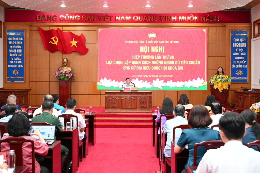 Phó Chủ tịch Ủy ban MTTQVN tỉnh Lê Thị Cẩm Tú thông qua tờ trình danh sách người đủ tiêu chuẩn ứng cử đại biểu HĐND tỉnh nhiệm kỳ 2026-2031