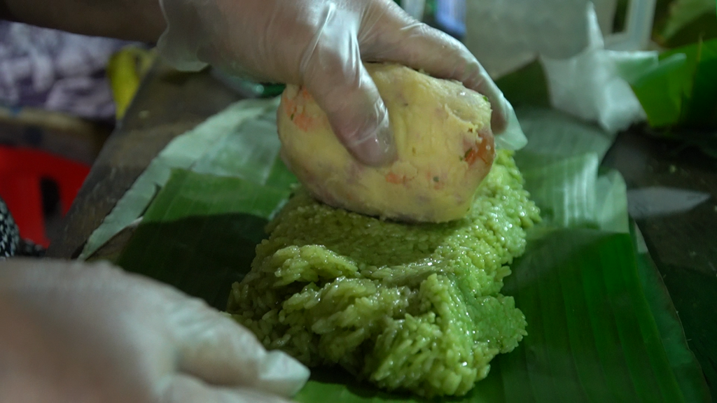 Xưởng có khoảng 8 loại bánh phục vụ nhu cầu đa dạng của thực khách