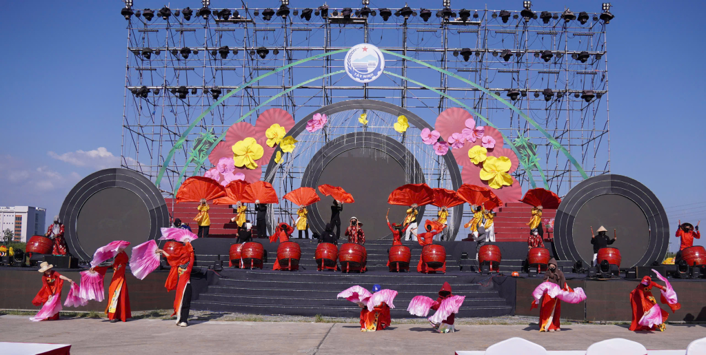 Các tiết mục được dàn dựng công phu, hoành tráng