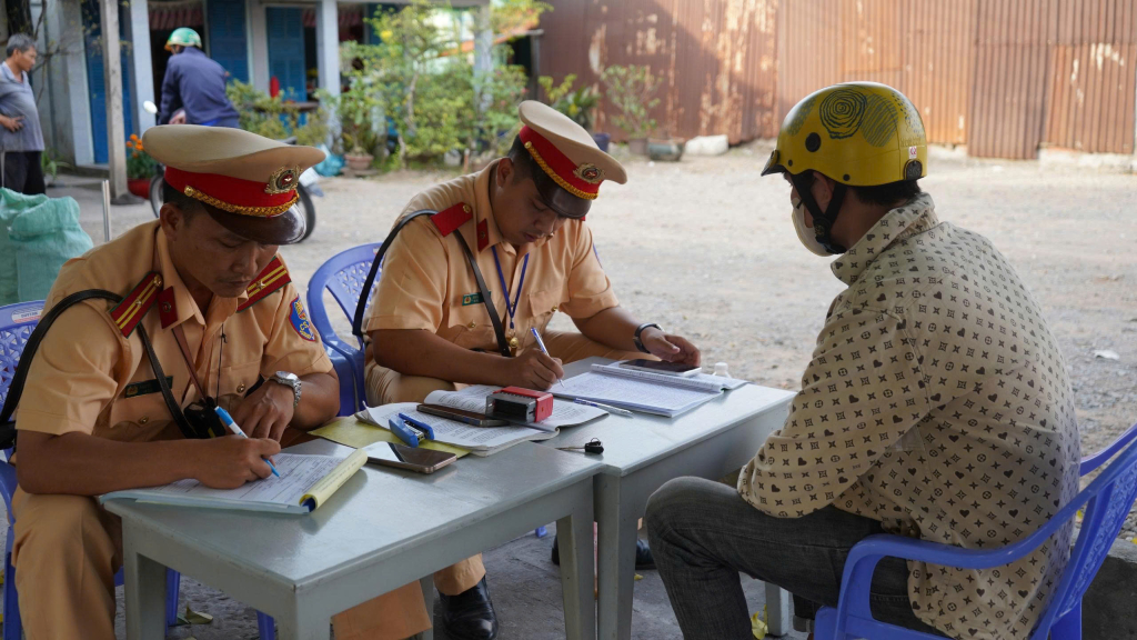 Nhiều trường hợp vi phạm quy định về ATGT vẫn bị xử lý 