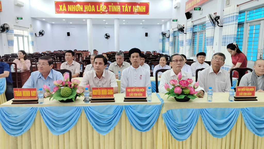 Đại biểu tham dự buổi họp mặt 