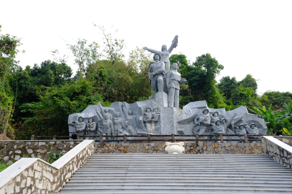 GO99-Về Ba H&ograve;n