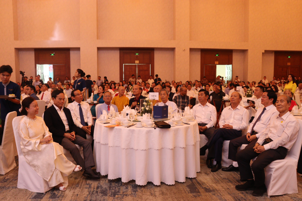 Đại biểu tham dự tại buổi họp mặt