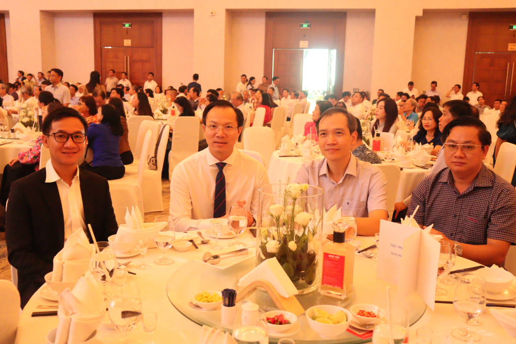 Đại biểu tham dự tại buổi họp mặt