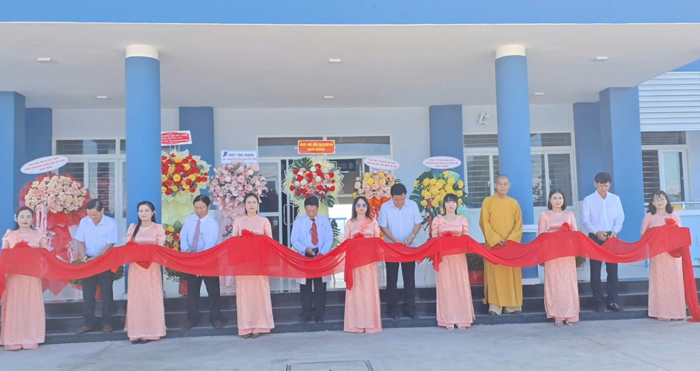 Kh&aacute;nh th&agrave;nh Trung t&acirc;m Y tế khu vực T&acirc;n Thạnh cơ sở 2 tại x&atilde; Hậu Thạnh